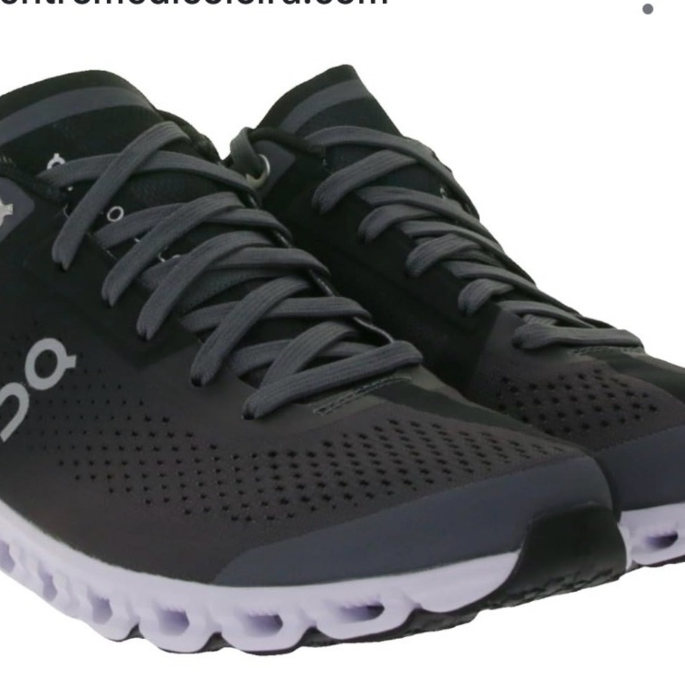 On Cloudflow 3 running shoes - image 7